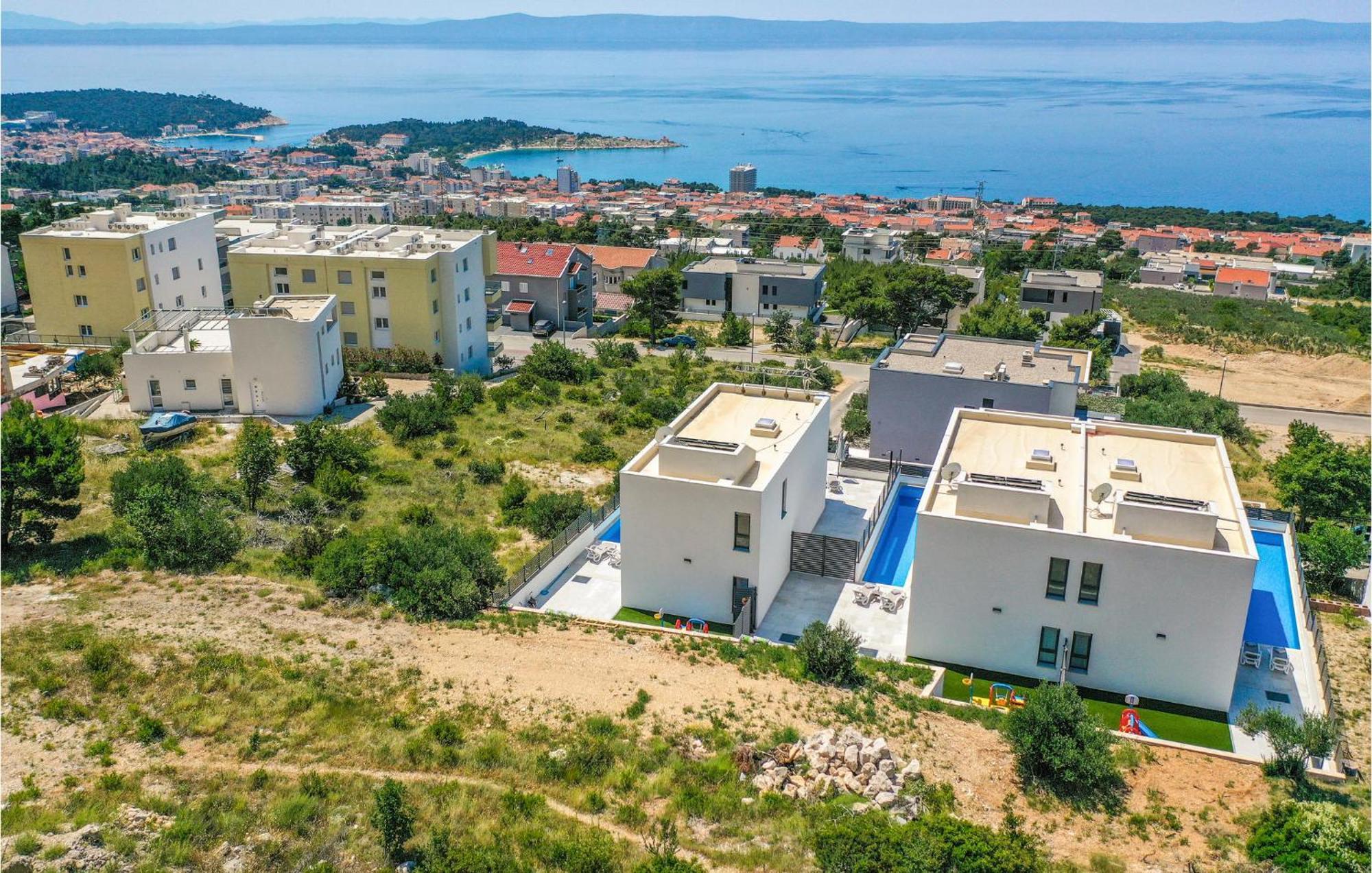 Semesterbostad Lovely In With Kitchen Makarska